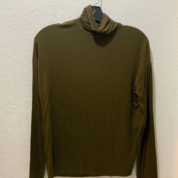 $145 Vince Women's Green Easy Long Sleeve Modern Turtleneck Stretch Top Size XXS - Picture 3 of 9
